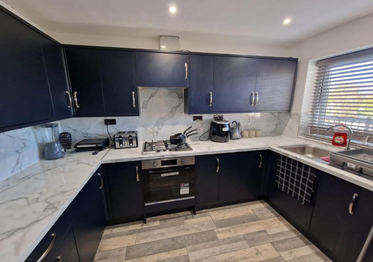 Private Room In London Enfield With Parking Екстериор снимка