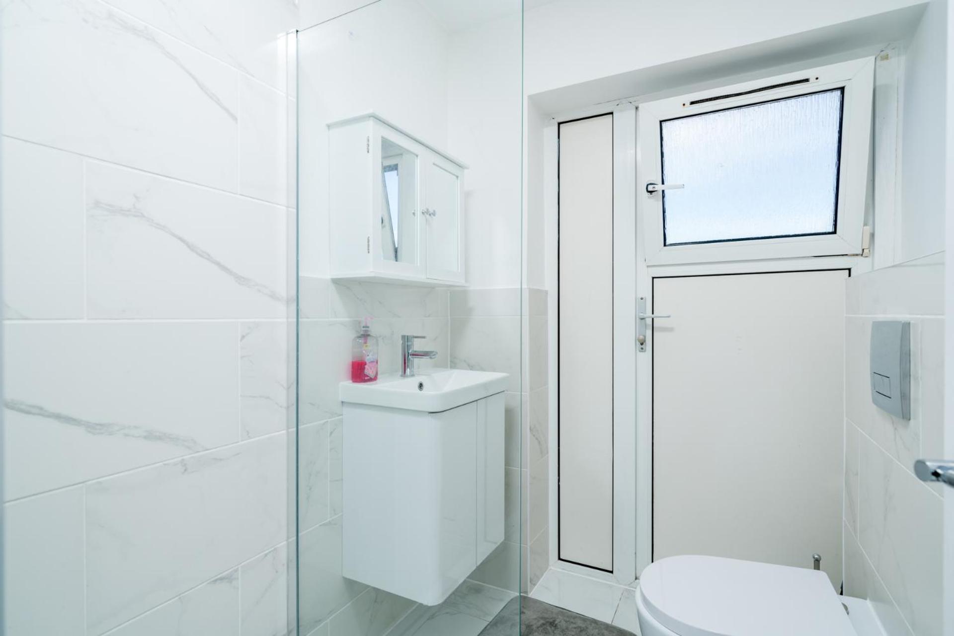 Private Room In London Enfield With Parking Екстериор снимка