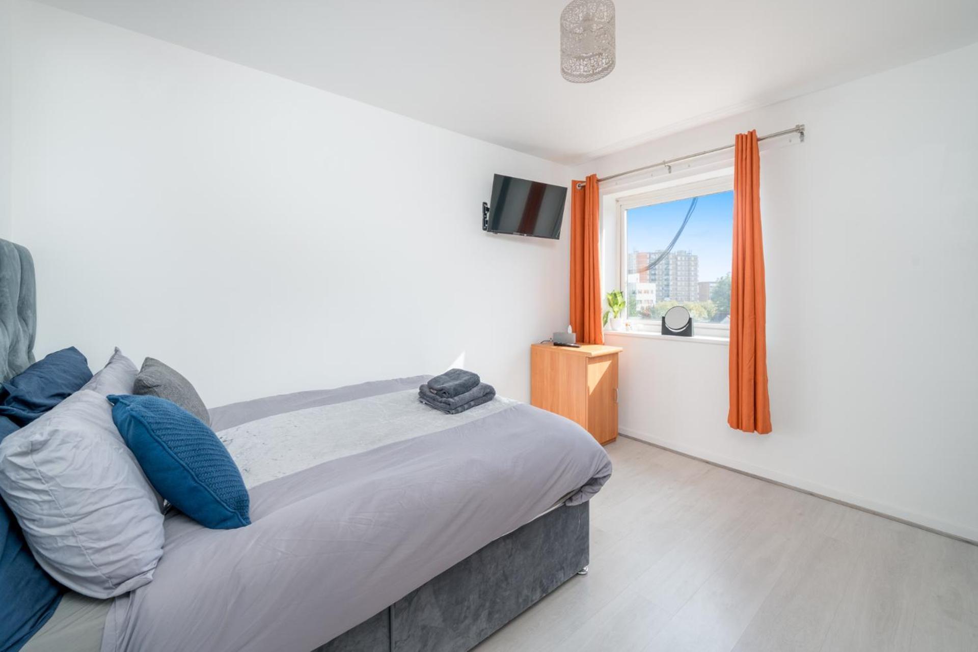 Private Room In London Enfield With Parking Екстериор снимка