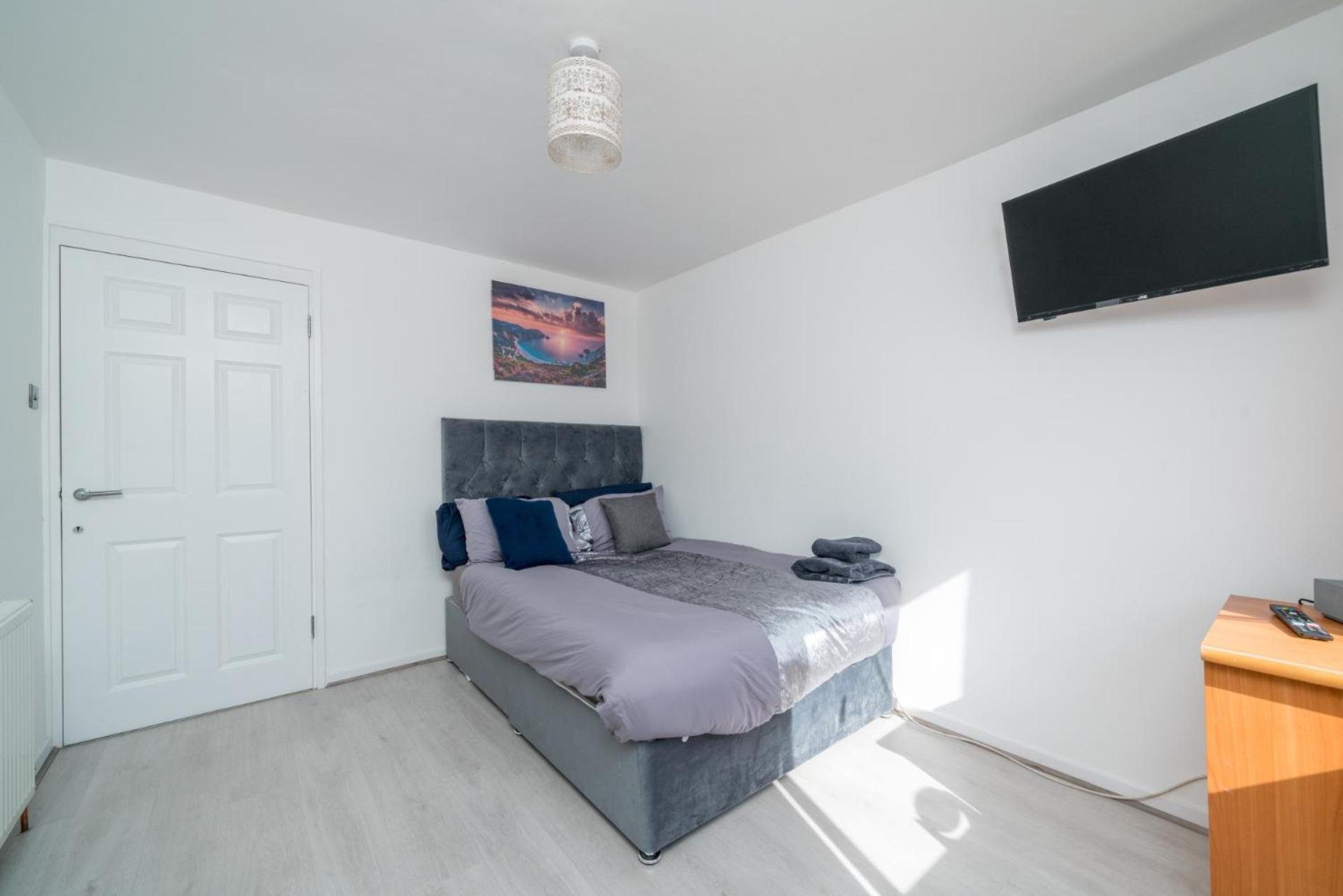 Private Room In London Enfield With Parking Екстериор снимка