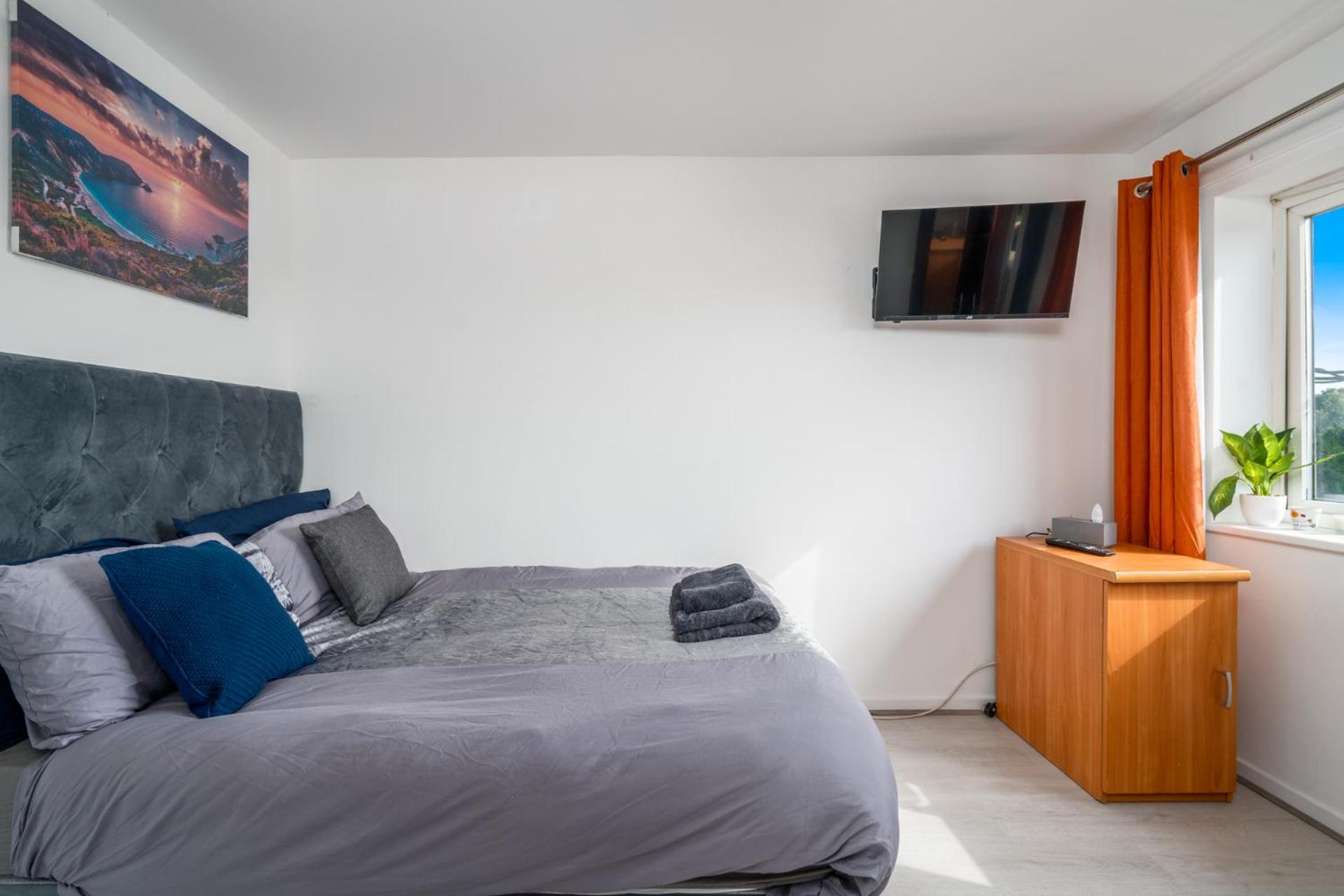 Private Room In London Enfield With Parking Екстериор снимка